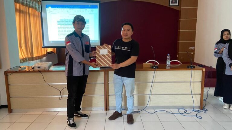 Asah Daya Kritis Mahasiswa, Prodi IP Gelar Pelatihan Penulisan Opini