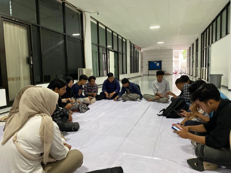 Debate’s Community : Komoditas dan Kearifal Lokal Masa Depan Kesenian Tradisional di Pusaran Arus Global