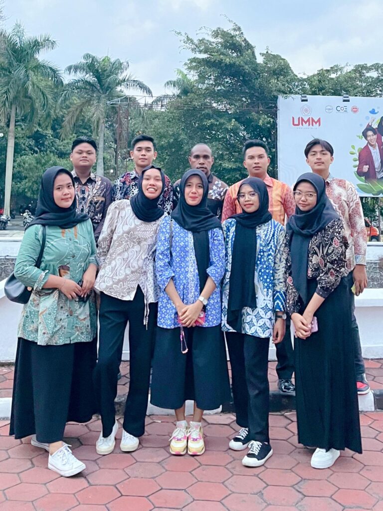 Mahasiswa IP Bangga Menggunakan Batik Dalam Hari Batik Nasional