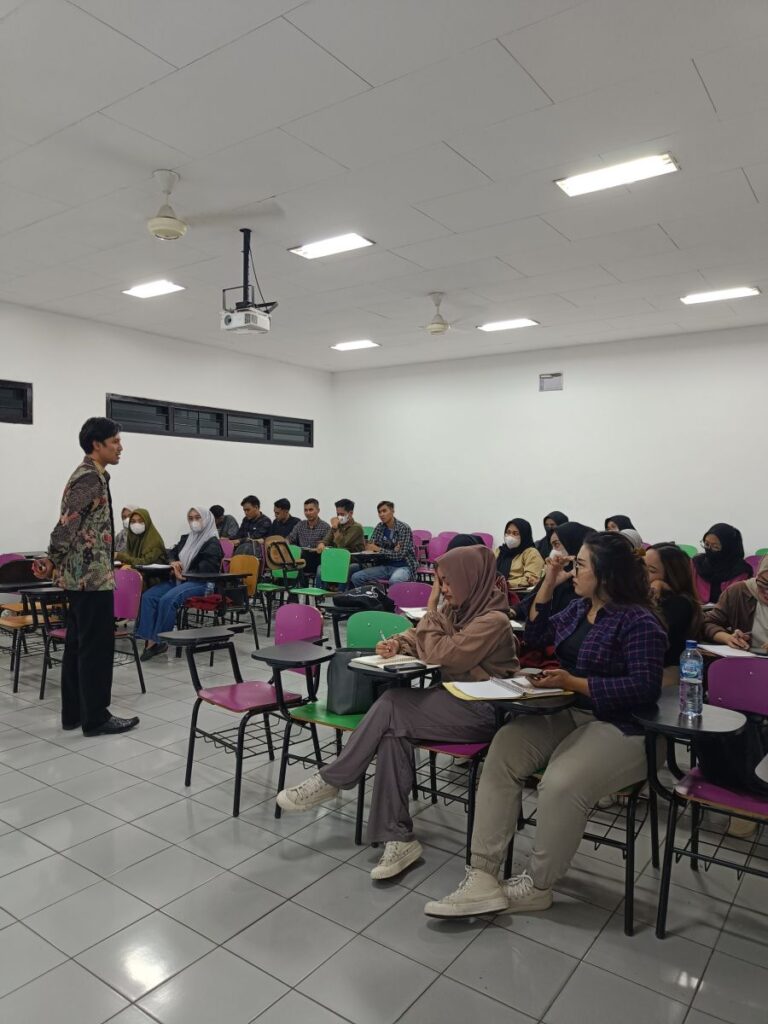 Memperkuat SDM dalam Menganalisis Potensi dan Masalah Desa, Prodi IP Gelar Kuliah Tamu