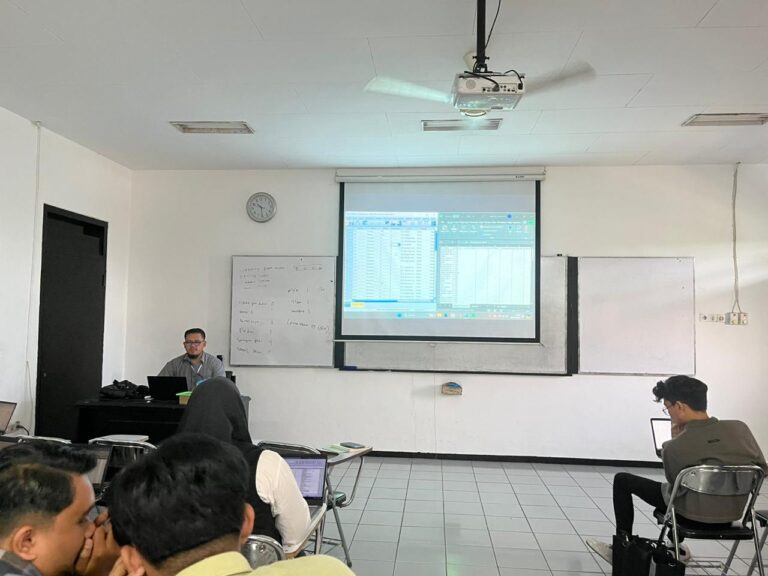 Perkuat Kemampuan Anaisis Data, Mahasiswa Kelas COE Pelajari Aplikasi SPSS