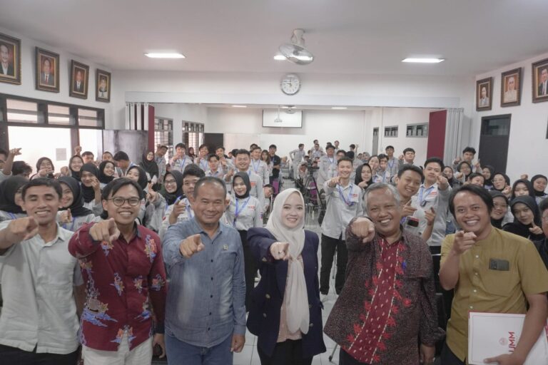 Prodi Ilmu Pemerintahan Hadirkan Alumni Untuk Belajar Proses Legislatif di Daerah