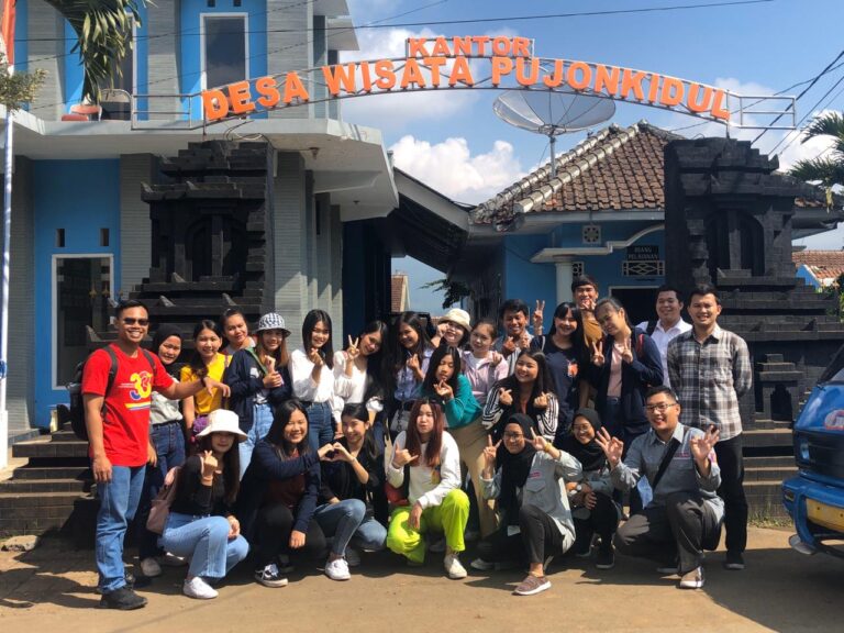 Mahasiswa Thailand Eksplorasi Desa Wisata di Pujon Kidul