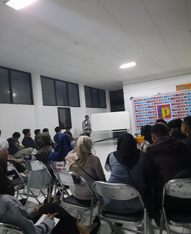Pers IP UMM Gelar Kajian Fenomena Politik Kontemporer