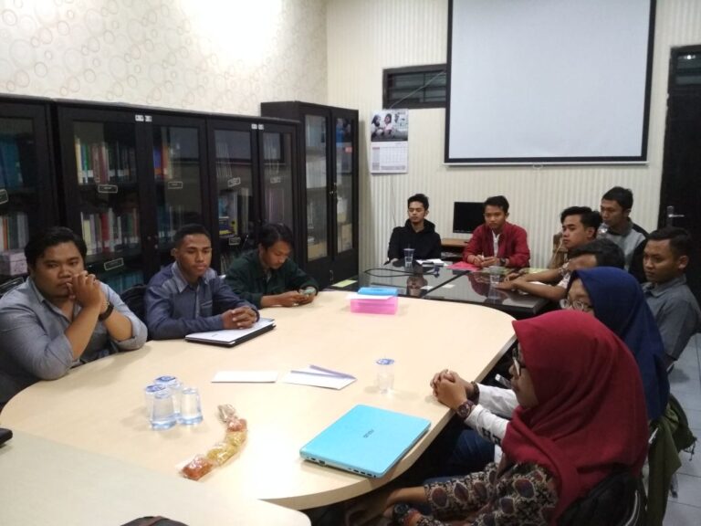 Pers (Pecinta Riset dan Menulis) Prodi IP Gelar ‘Klinik’ Pemerintahan Perdana