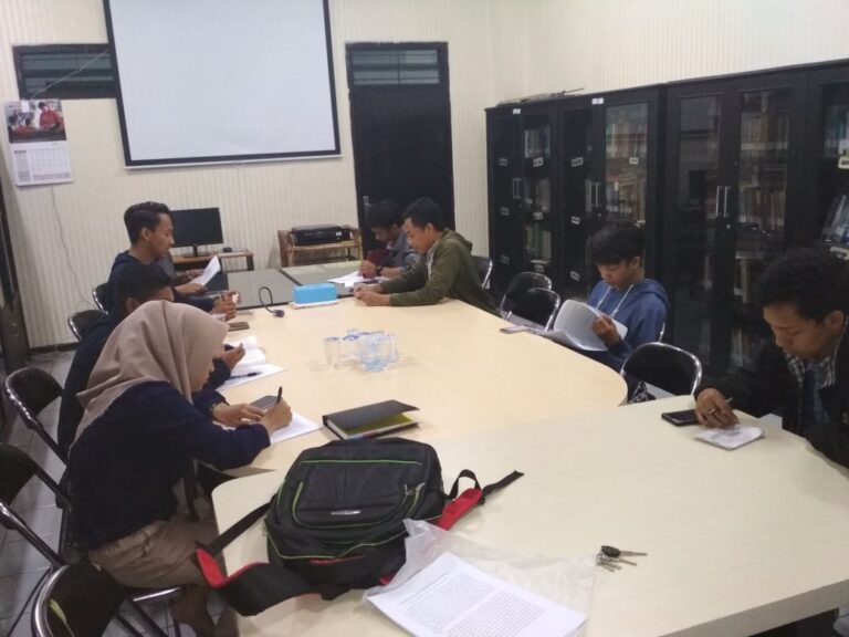 Pers Prodi IP Gelar Diskusi Soal Otonomi Daerah