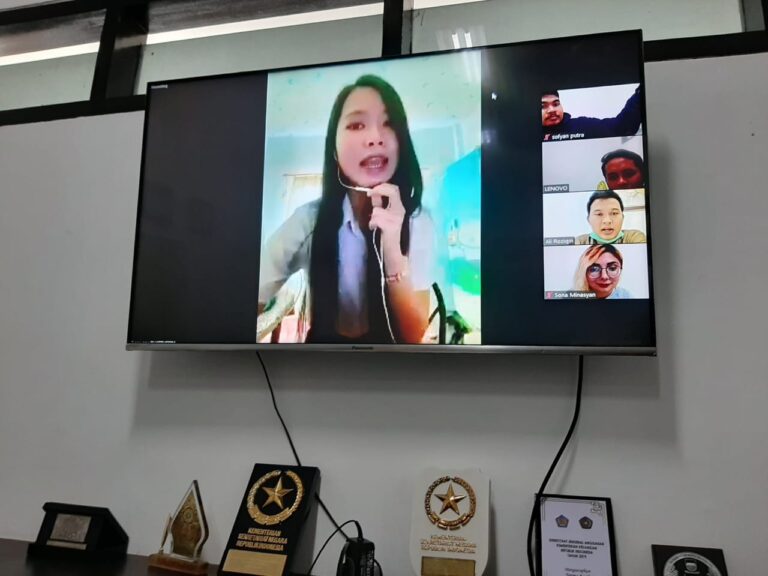 Prodi IP Gelar Ujian Final Report (online) Bagi Mahasiswa Exchange COLA, Thailand