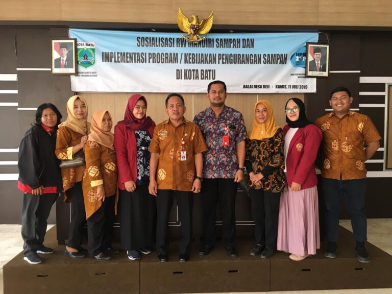 Sosialisasi RW Mandiri Sampah di Desa Beji dan Sosialisasi Pembayaran PBB dengan Sampah Gelombang II di Desa Sumber Brantas