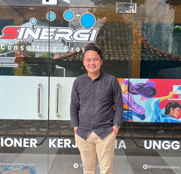 Rifqi Irwanadi Mahasiswa IP UMM Magang di PT Sinergi Visi Utama yang Terlibat dalam Penyusunan RB Kabupaten Manokwari, Papua