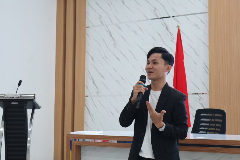 Mahasiswa Ilmu Pemerintahan UMM, Firmanda Ibrahim, Jalani Magang Mandiri di KPU Kabupaten Lumajang